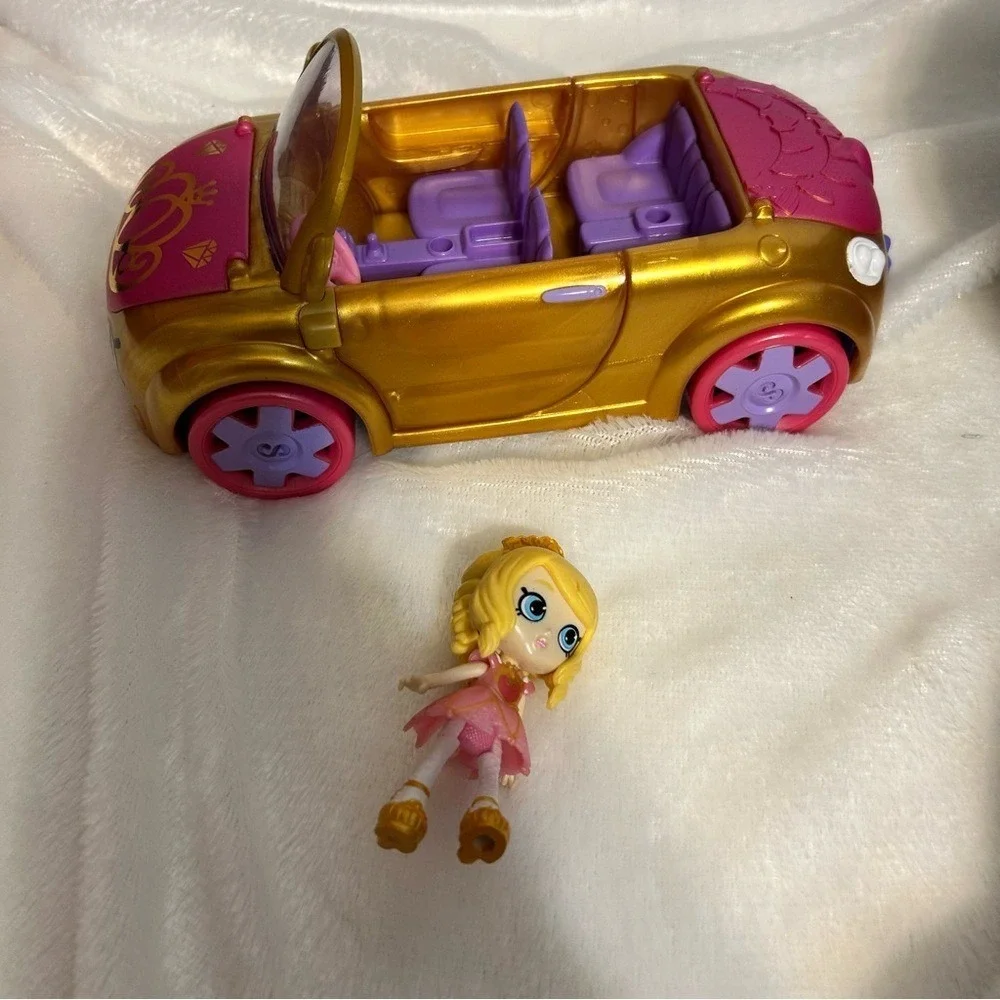 Shopkins Happy Places Royal Trends Convertible Tiara Car GOLD